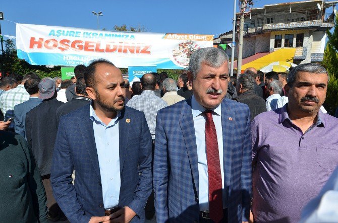 Yeşilyurt Belediyesinden Aşure İkramı