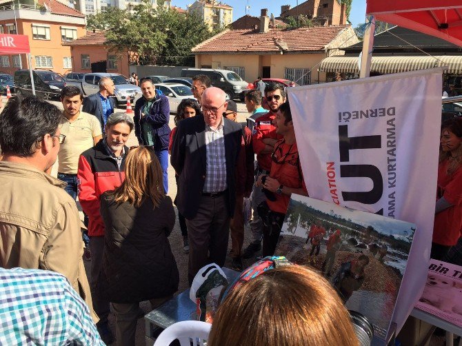 Akut’tan Sokak Hayvanlarına Destek