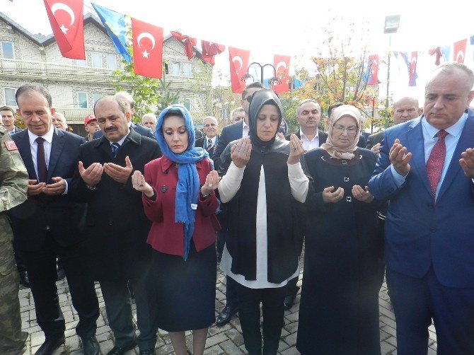 Kosova Halkı Türkiye Demokrasisi İçin Yürüdü