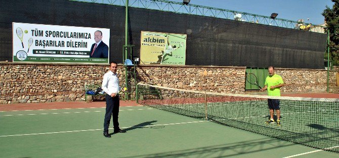 Efeler Belediyesi Cumhuriyet Kupası Tenis Turnuvası Başladı