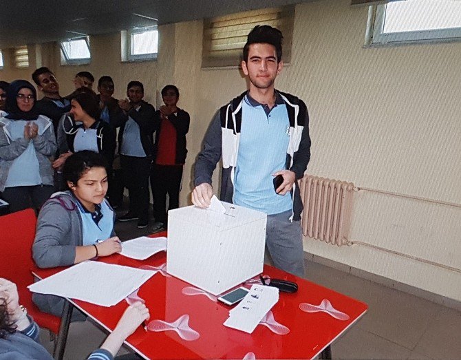 Vezirköprü Fen Lisesi’nde Başkanlık Seçimi Yapıldı