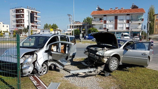 Manavgat’ta Trafik Kazası: 3 Yaralı