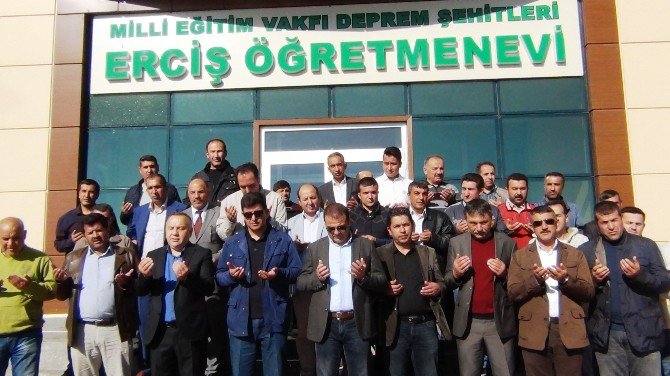 Erciş Depreminin 5. Yılında Da Gözyaşları Dinmedi