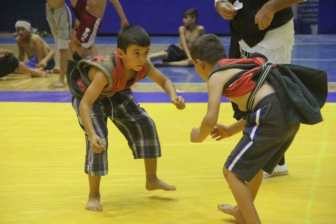 Kapışmalı Aba Güreşi Türkiye Şampiyonası Hatay’da Başladı