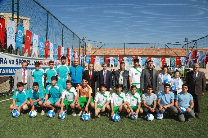 Lisede Yapılan Halı Saha Törenle Hizmete Açıldı