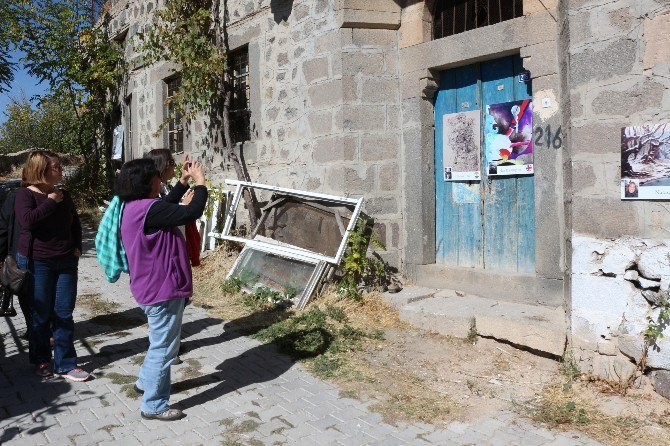 Ünlü Ressam Köylerde Resim Sergisi Açıyor