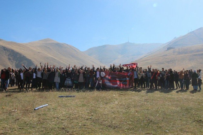 Gençlik Merkezlerinden 15 Temmuz Şehitleri Anma Yürüyüşü