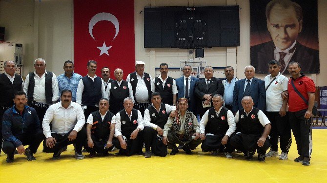 Geleneksel Spor Dalları Federasyonu Başkanı Ceylan, Aba Güreşini Anlattı