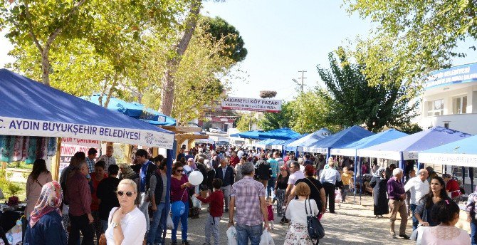 Çakırbeyli Köy Pazarı’nda Şenlik Havası Yaşanıyor