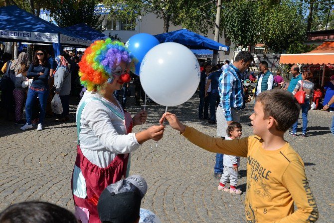 Çakırbeyli Köy Pazarı’nda Şenlik Havası Yaşanıyor