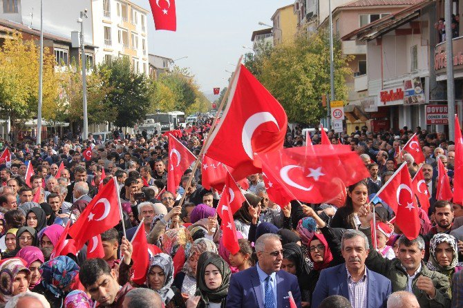 Bingöl’ün Genç İlçesinde Teröre Lanet