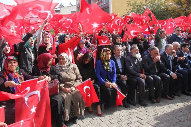 Bingöl’ün Genç İlçesinde Teröre Lanet