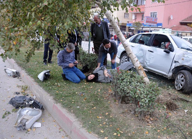 Yaralı Eşinin Başından Bir An Olsun Ayrılmadı