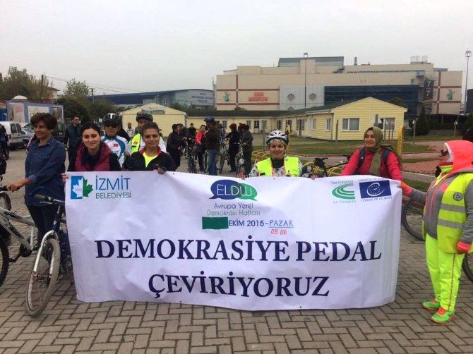 Pedallar Demokrasi İçin Çevrildi