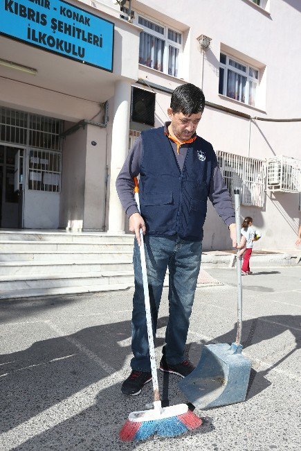 Mahkumlar Konak’taki Okulları Pırıl Pırıl Yaptı