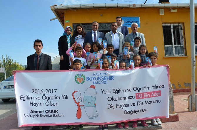 Öğrencilere Diş Sağlığı Seti Dağıtıldı