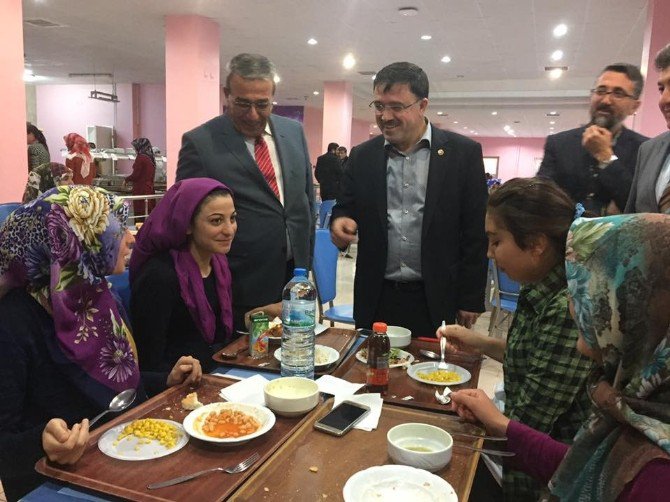 Ak Parti Yozgat Milletvekili Yusuf Başer "Öğrencilere Otel Konforunda Yurt Hizmeti Sunuyoruz"