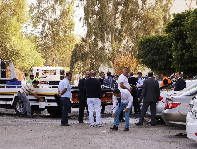 Patlama Sonrası Zarar Gören Araçlar Kaldıırlı, Otopark Temizleniyor