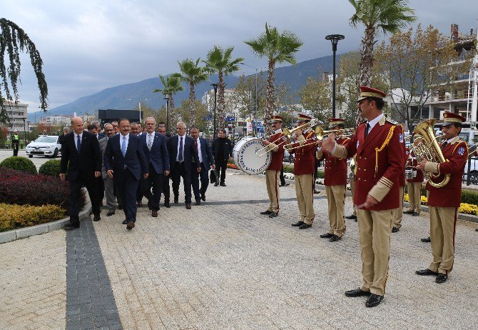 Bakandan Bursa’nın Dönüşümüne Destek