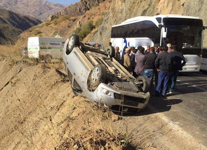 Ters Dönen Otomobilden Yara Almadan Kurtuldular