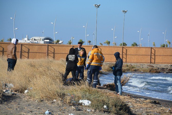 İzmir’de Deniz Kıyısında Erkek Cesedi Bulundu