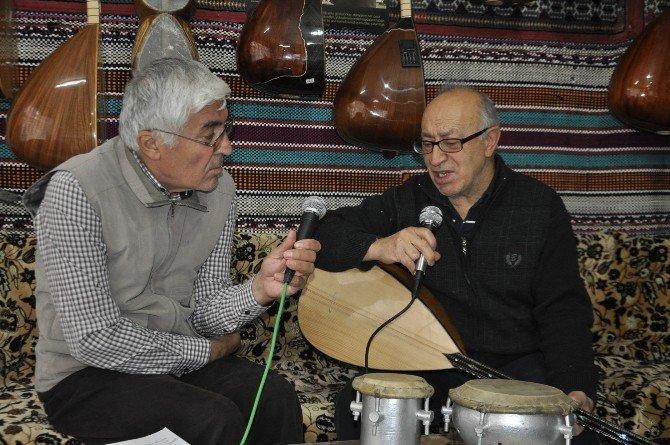 Kars’ta Çeşitleriyle Mani Atışması