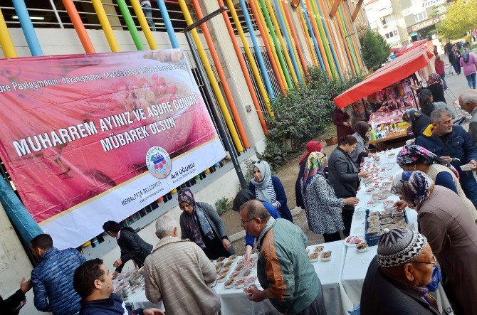 Kemalpaşa Belediyesi’nden Aşure İkramı