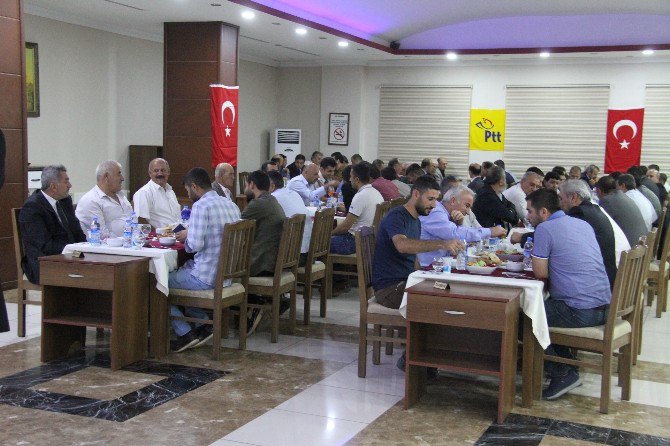 Silopi’de Ptt Çalışanları İçin Yemek Verildi