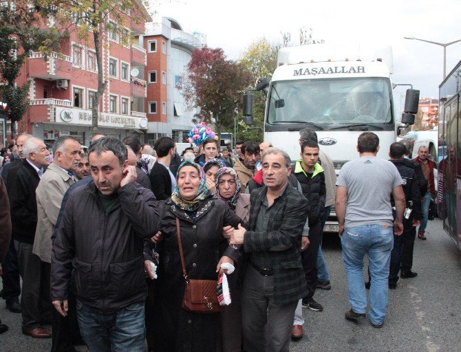 Üsküdar’da Pazardan Dönen Yaşlı Kadın Kamyonun Altında Kalarak Can Verdi