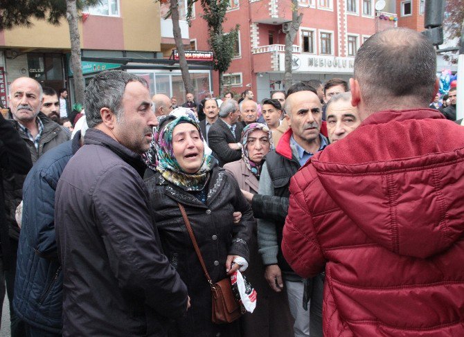 Üsküdar’da Pazardan Dönen Yaşlı Kadın Kamyonun Altında Kalarak Can Verdi