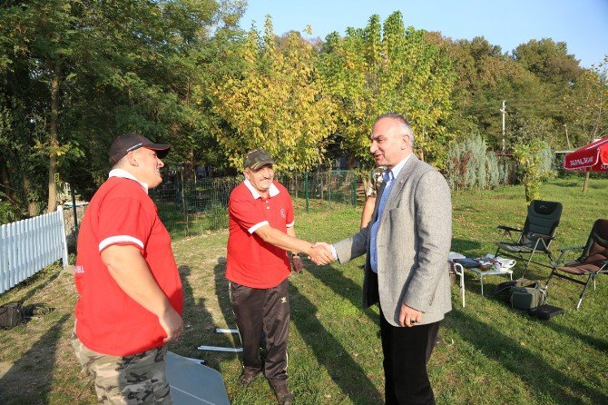 Balık Tutma Yarışması Sapanca Gölü’nde Başladı