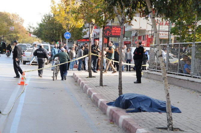 Afyonkarahisar’da Dehşet: 2 Ölü, 1 Ağır Yaralı