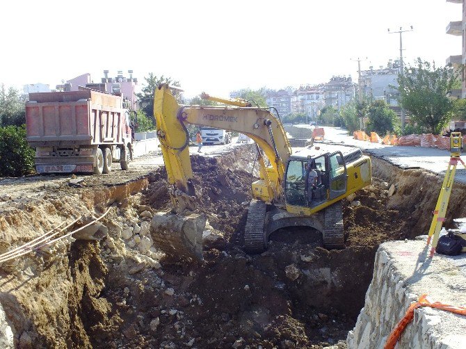 Serik Kızderesi Yağmur Suyu Drenajı 2. Etap Çalışması Başladı