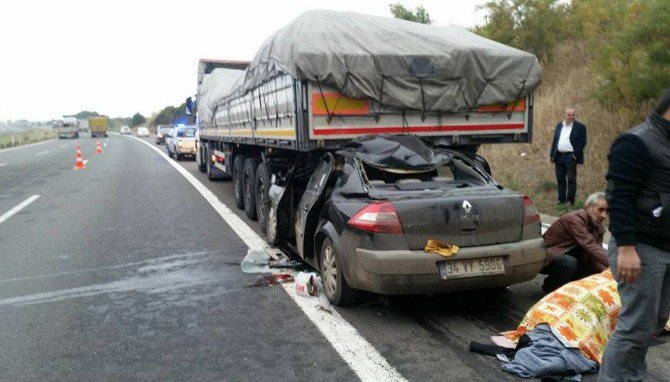 Bolu’da Otomobil Tır’a Arkadan Çarptı: 2 Yaralı