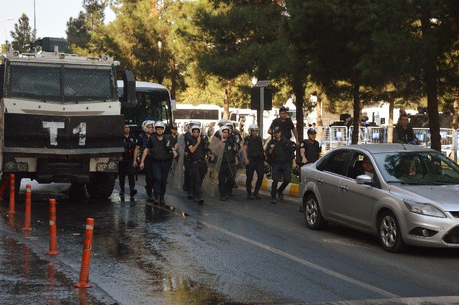 Diyarbakır’da Gerginlik Sürüyor