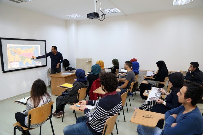 Kağıthane Belediyesi’nden Lise Mezunlarına Kurs