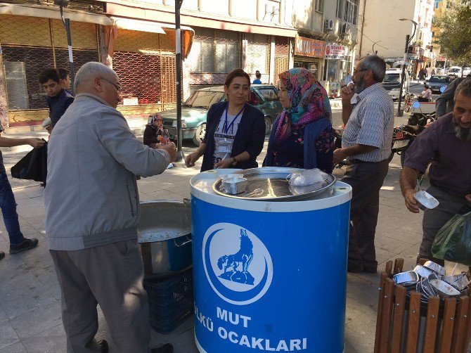 Mut Ülkü Ocağı’ndan Aşure İkramı