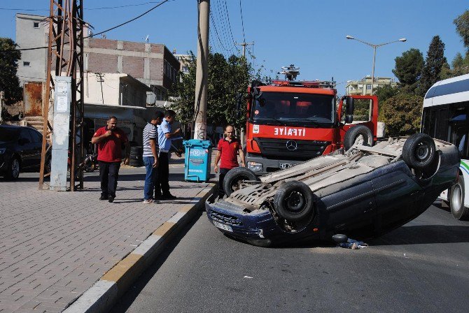 Araçta Sıkışan Yaralıyı İtfaiye Ekipleri Kurtardı