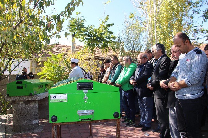 Kazada Ölen Milli Antrenör Ve Abisi Son Yolculuğuna Uğurlandı