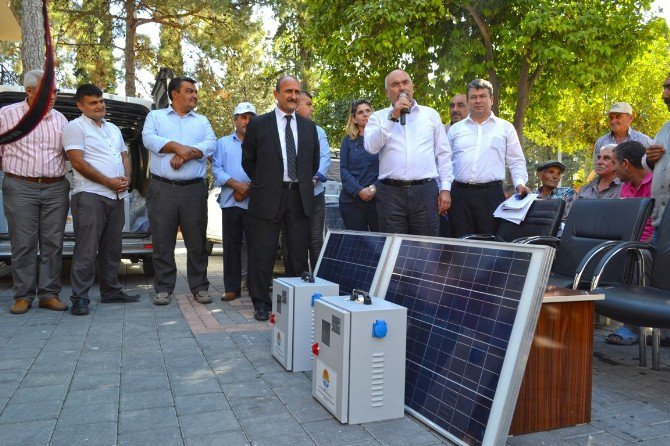 Karaisalı’da Güneş Paneli Dağıtıldı