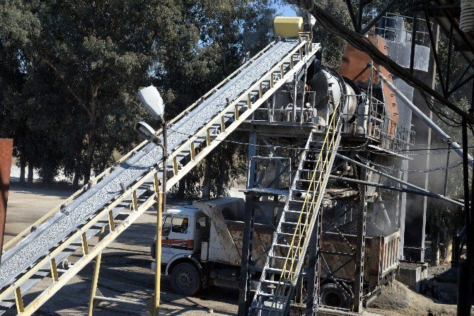 Büyükşehir Asfalt Şantiyesi 17 İlçeye Hizmet Veriyor