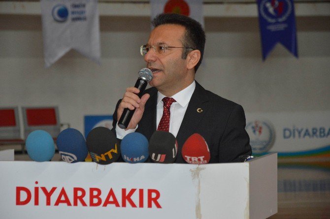 Diyarbakır’da “Aşmak İçin Hareket Et” Kampanyasının Startı Verildi