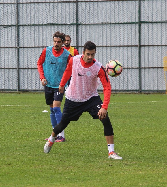 Hikmet Karaman: "Alkışlanan Bir Takım Olmak İstiyoruz"