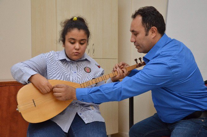 14 Yaşındaki Görme Engelli Neslihan, Acun’a Mesaj Gönderdi