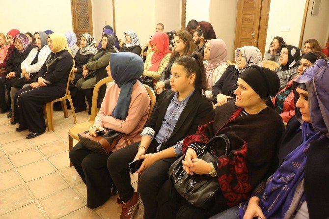 Yazar Bahadır Yenişehirlioğlu: "Sosyal Medya Doğru Kullanılmalı"