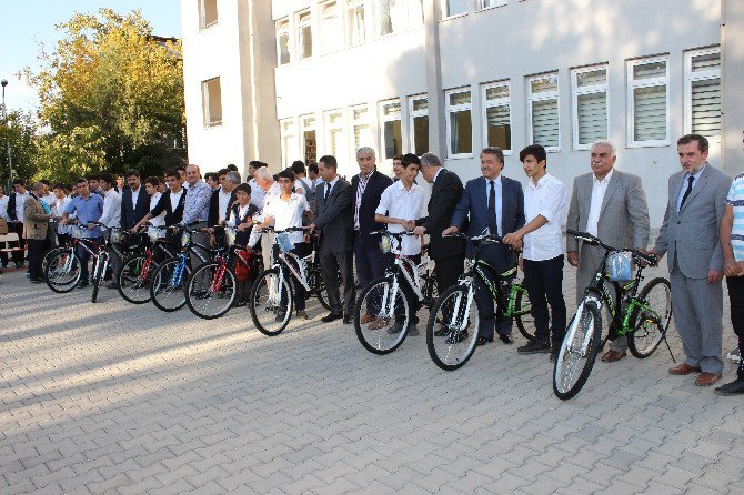 İmam Hatip Lisesinde Aşure Ve Ödül Programı