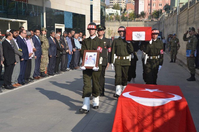 Yıldırım Çarparak Şehit Olan Asker İçin Tören Düzenlendi