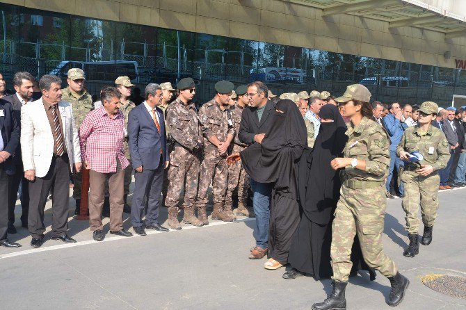 Yıldırım Çarparak Şehit Olan Asker İçin Tören Düzenlendi