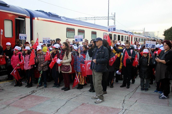 Tekden Cumhuriyet Eğitim Treni Sivas’a Gitti