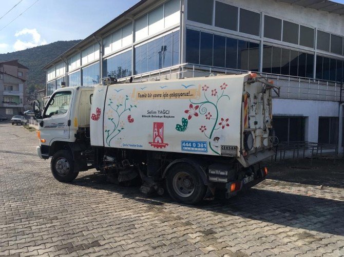 Vezirhan Beldesinin Cadde Ve Sokakları Temizleniyor